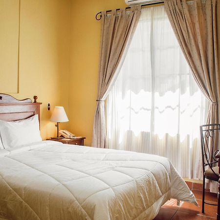 Hotel Villa Terra Сан Салвадор Екстериор снимка