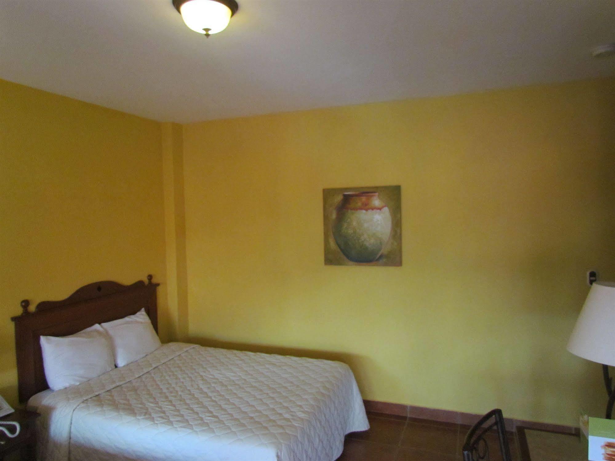 Hotel Villa Terra Сан Салвадор Екстериор снимка