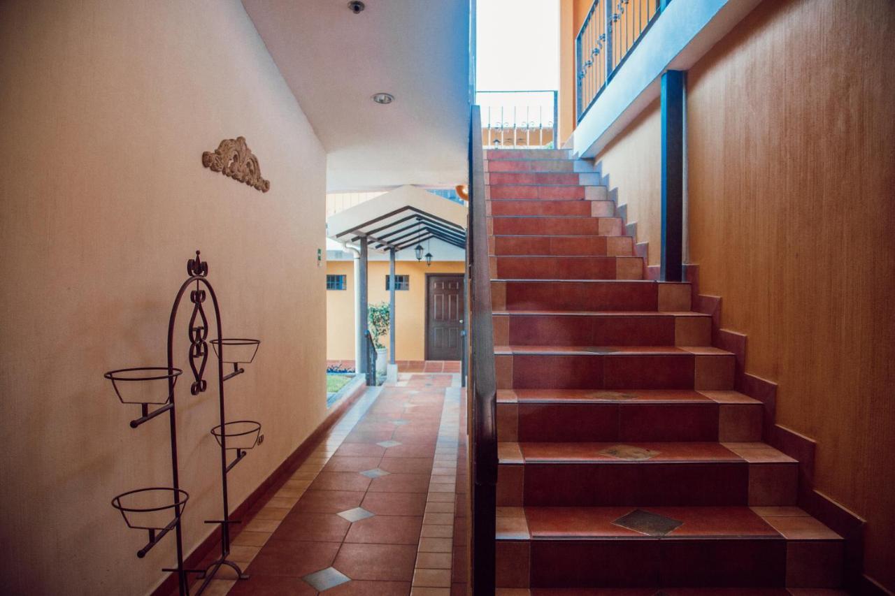 Hotel Villa Terra Сан Салвадор Екстериор снимка